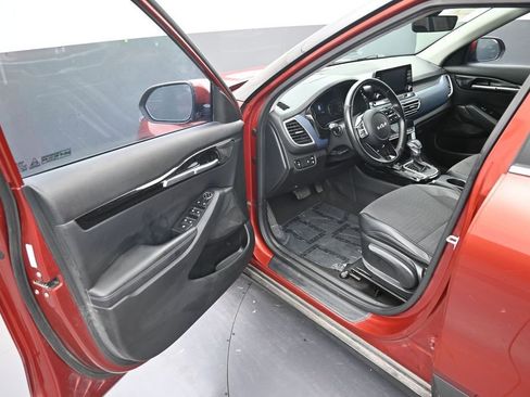 Used 2023 Kia Seltos S FWD image 10