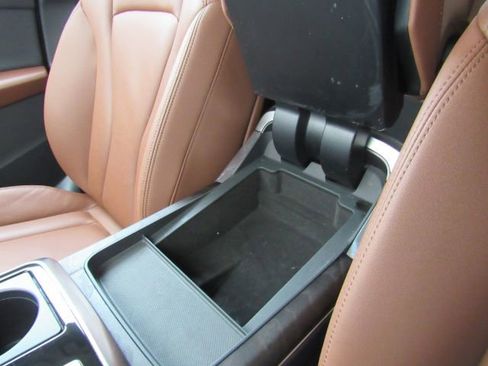 Used 2022 Audi Q8 Premium image 52