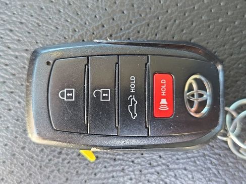 Used 2022 Toyota Tundra SR5 w/ SR5 Convenience Package AWD/4WD image 35