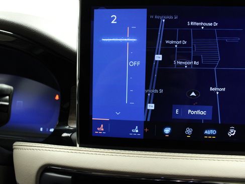 Used 2024 Lincoln Corsair Reserve w/ Equipment Group 201A image 27