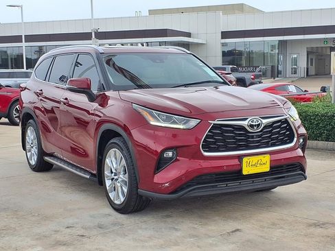 Used 2022 Toyota Highlander Limited AWD/4WD image 7