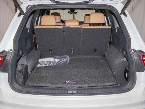 Used 2024 Volkswagen Tiguan SE R-Line image 14