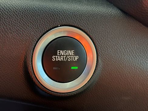 Used 2024 GMC Terrain SLE AWD/4WD image 31