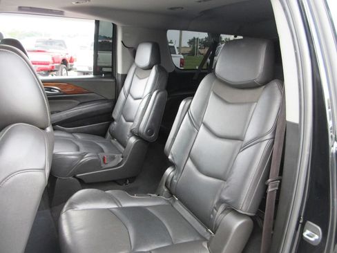 Used 2016 Cadillac Escalade ESV Luxury AWD/4WD image 22