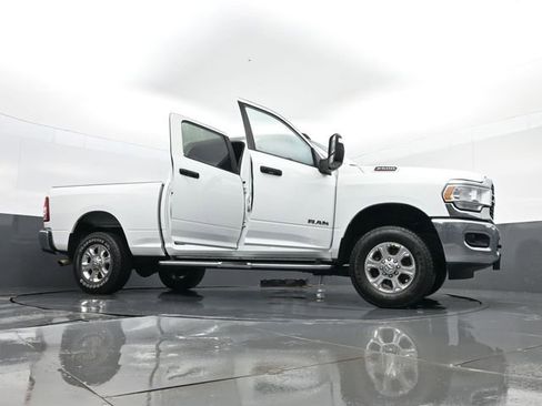 Used 2024 RAM 2500 Big Horn AWD/4WD image 29