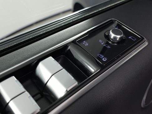 Used 2022 Land Rover Range Rover P525 Westminster Edition image 28