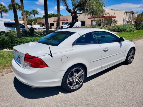 Used 2012 Volvo C70 T5 image 9