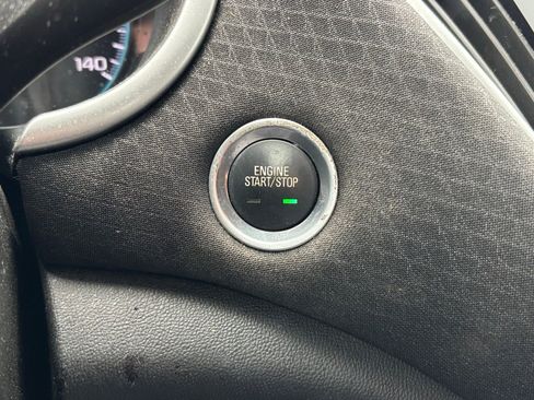 Used 2023 Chevrolet Malibu LT image 9