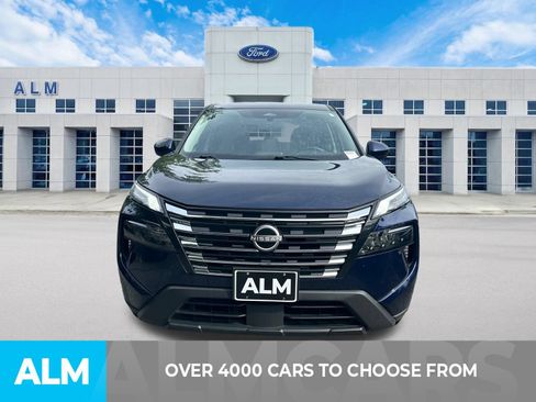 Used 2025 Nissan Rogue SV FWD image 2