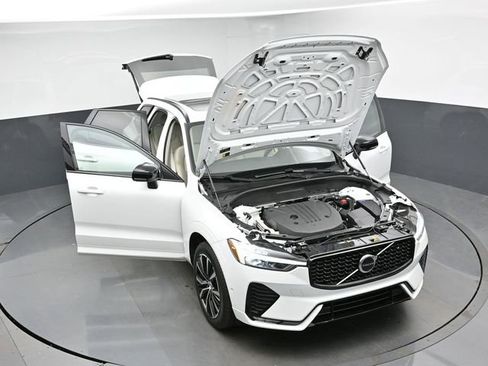 Used 2023 Volvo XC60 B5 Plus AWD/4WD image 50
