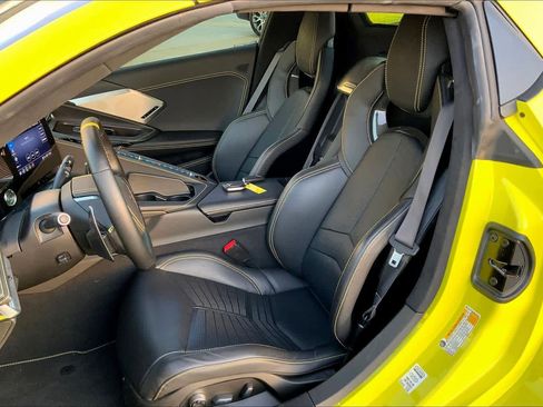 Used 2021 Chevrolet Corvette Stingray Premium Conv w/ Z51 Performance Package image 7