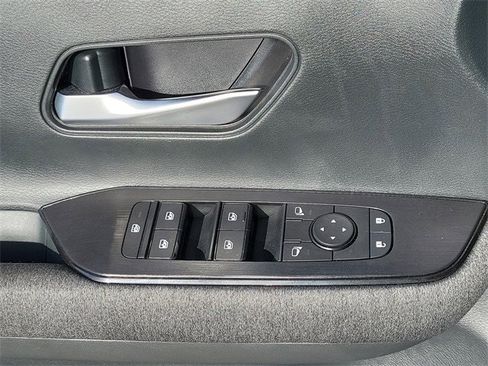 Certified 2025 Nissan Kicks SV w/ Illumination Package image 21