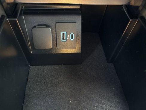 Used 2023 Ford Explorer Limited w/ Equipment Group 301A image 18