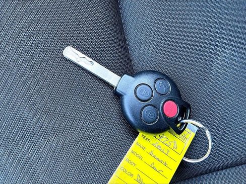 Used 2013 smart fortwo pure image 6