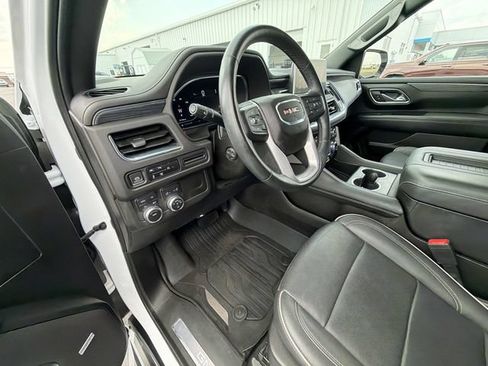 Certified 2023 GMC Yukon XL SLT w/ SLT Premium Package AWD/4WD image 10