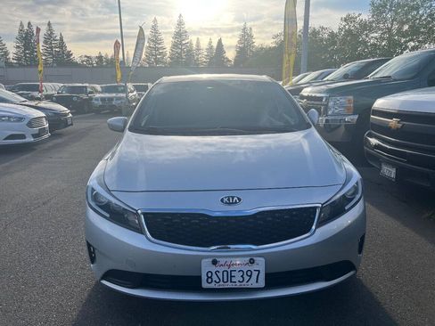 Used 2018 Kia Forte LX w/ LX Popular Package FWD image 2