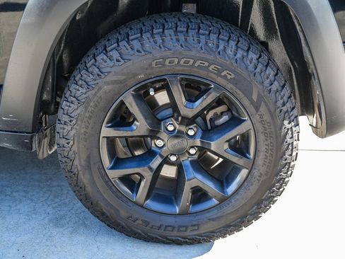 Used 2018 Jeep Cherokee Trailhawk image 12