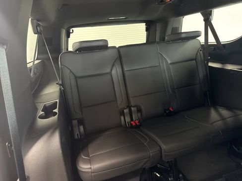 Used 2023 GMC Yukon XL Denali AWD/4WD image 36