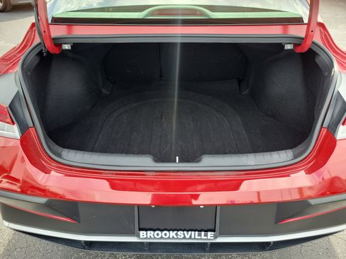 Used 2025 Hyundai Elantra SEL image 27