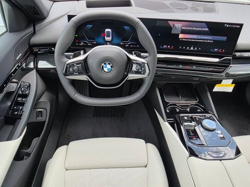 New 2026 BMW 530i RWD image 9