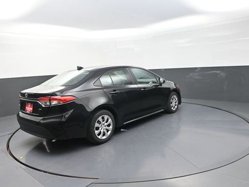 Used 2024 Toyota Corolla LE image 9