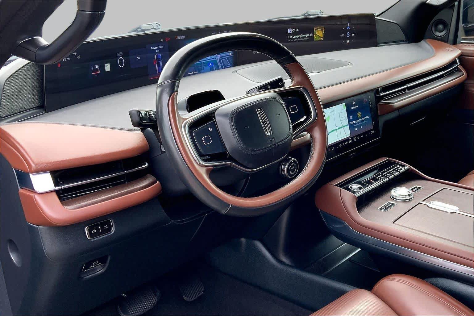 Used 2025 Lincoln Navigator Reserve AWD/4WD image 18