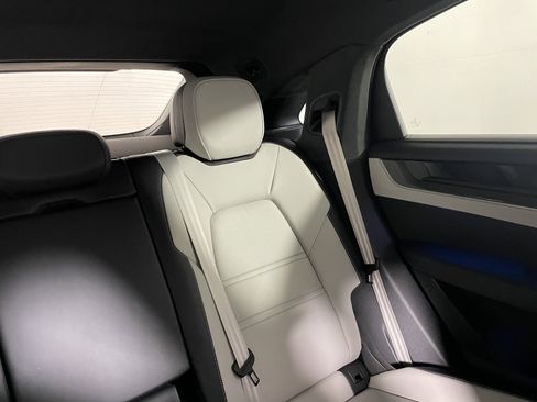 New 2025 Porsche Cayenne S AWD/4WD image 17