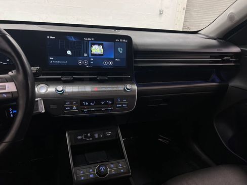 Used 2024 Hyundai Kona Limited AWD/4WD image 19