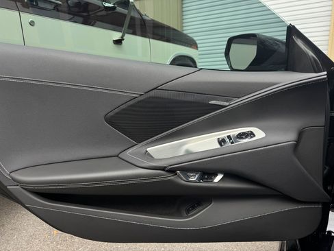 Used 2025 Chevrolet Corvette Z06 image 77