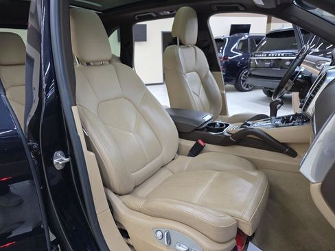 Used 2016 Porsche Cayenne AWD/4WD image 22