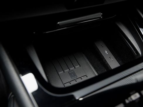 Used 2025 Porsche Cayenne Coupe image 22