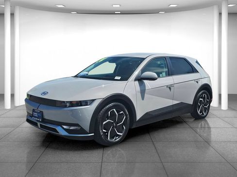 Certified 2024 Hyundai Ioniq 5 SE RWD image 3
