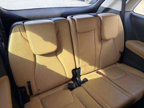 Used 2022 Kia Carnival EX FWD image 22
