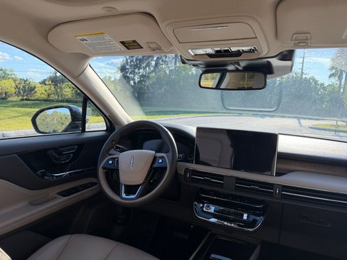 Used 2024 Lincoln Corsair Grand Touring image 28