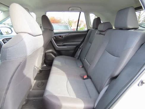Used 2022 Toyota RAV4 LE image 13