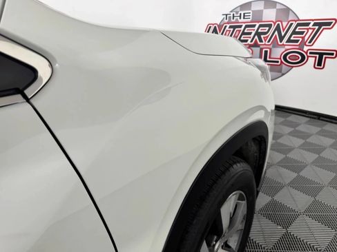 Used 2025 Subaru Ascent Premium image 32