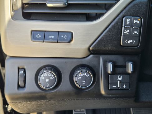 Used 2020 GMC Yukon Denali w/ Denali Ultimate Package image 26