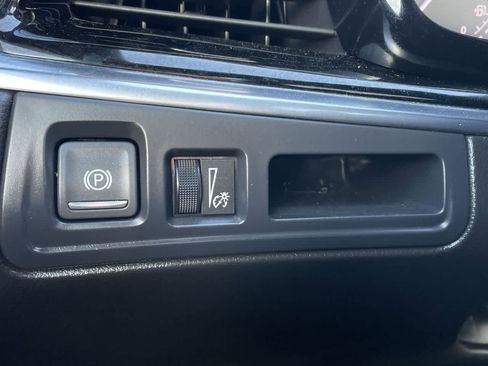 Certified 2024 Cadillac XT6 Premium Luxury w/ LPO, Floor Liner Package image 32