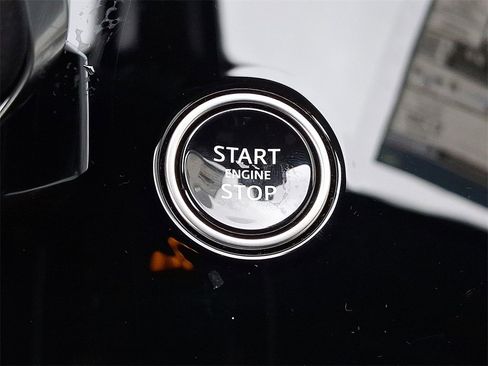 New 2025 Land Rover Range Rover Sport Dynamic SE image 18