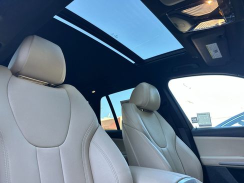 Used 2022 BMW X5 sDrive40i w/ Parking Assistance Package image 19