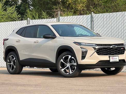 New 2026 Chevrolet Trax RS FWD image 2