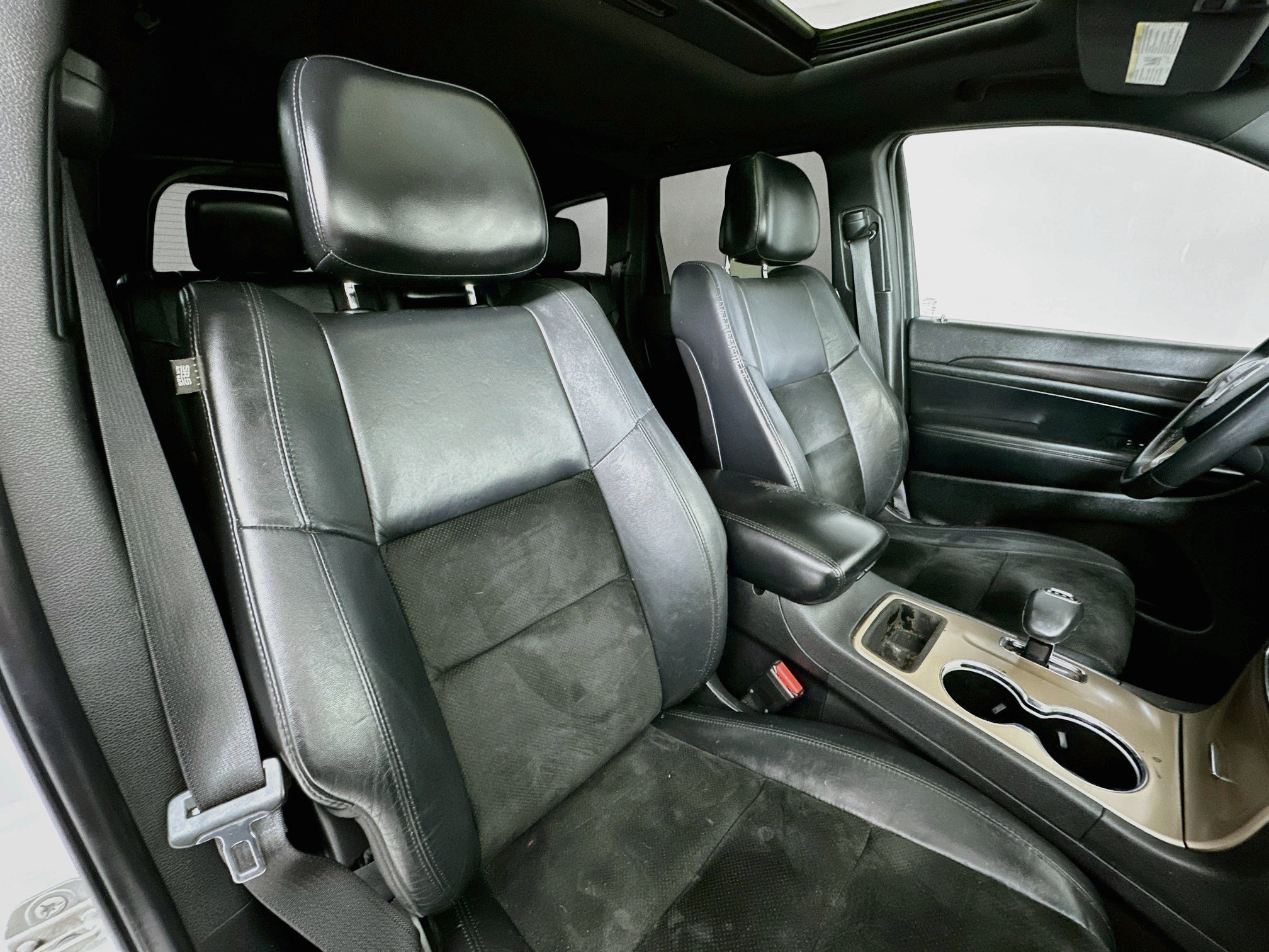 Used 2014 Jeep Grand Cherokee Altitude AWD/4WD image 28