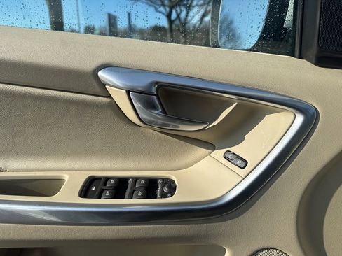 Used 2015 Volvo XC60 T6 image 18