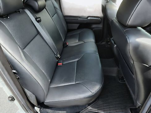 Used 2022 Toyota Tacoma TRD Sport w/ TRD Premium Sport Package AWD/4WD image 30