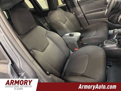 Used 2023 Jeep Renegade Latitude image 35