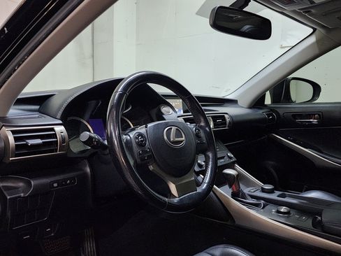Used 2015 Lexus IS 250 RWD image 9