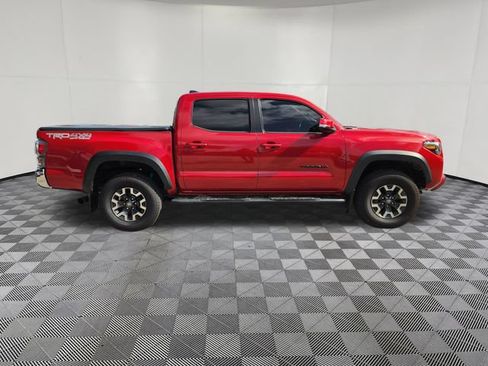Used 2022 Toyota Tacoma TRD Off-Road AWD/4WD image 4
