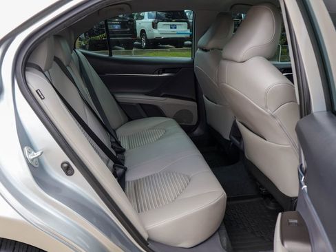 Used 2023 Toyota Camry SE w/ Convenience Package FWD image 11