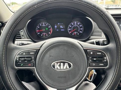 Used 2018 Kia Optima LX FWD image 10