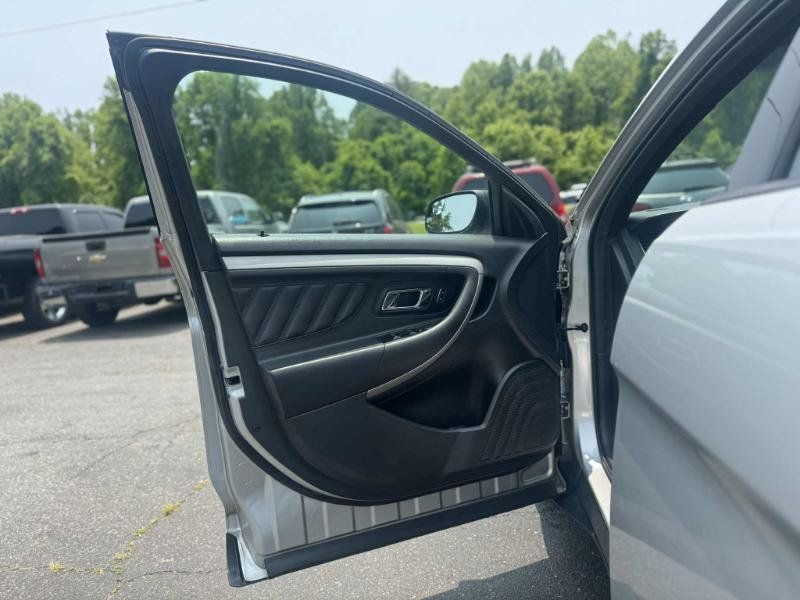 Used 2016 Ford Taurus SEL FWD image 9